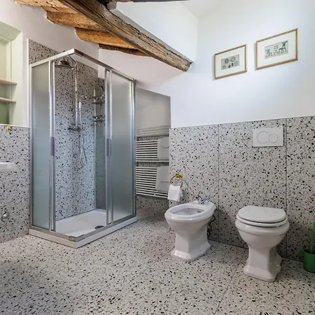 Apartment Casa Dei Bertoldi - 2 Bedrooms In Historic Center
