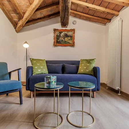 Apartment Casa Dei Bertoldi - 2 Bedrooms In Historic Center Modena